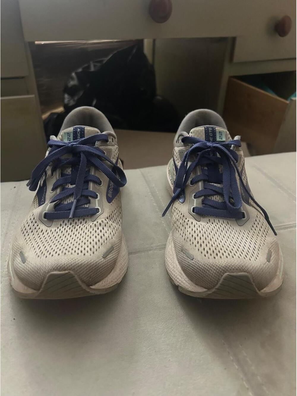 Brooks Ghost 14 running shoes in US 8.5